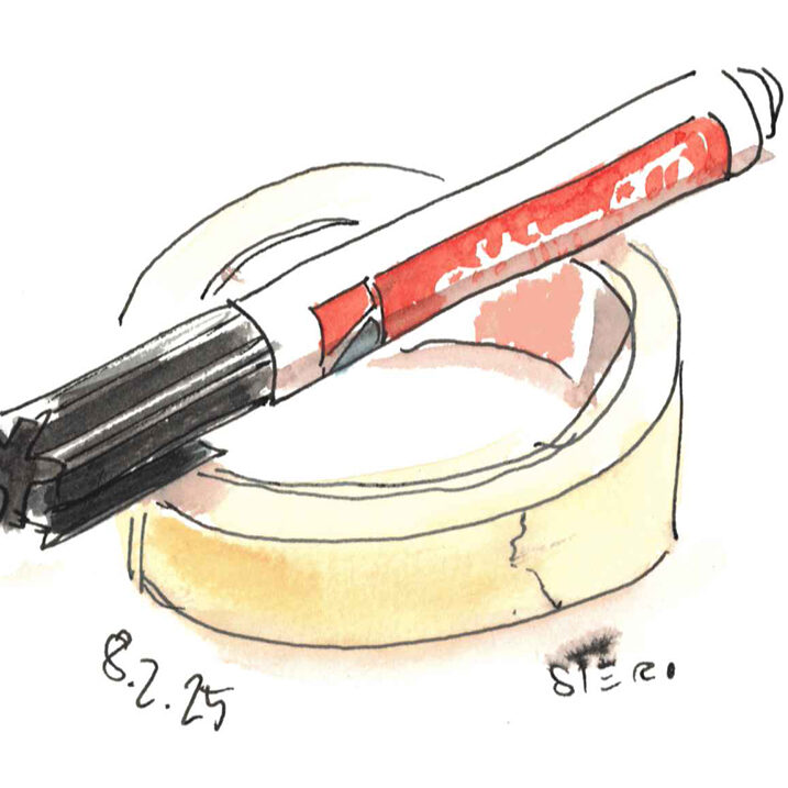 Aquarell Illustration: Ein Edding liegt auf einer Rolle Kreppband.